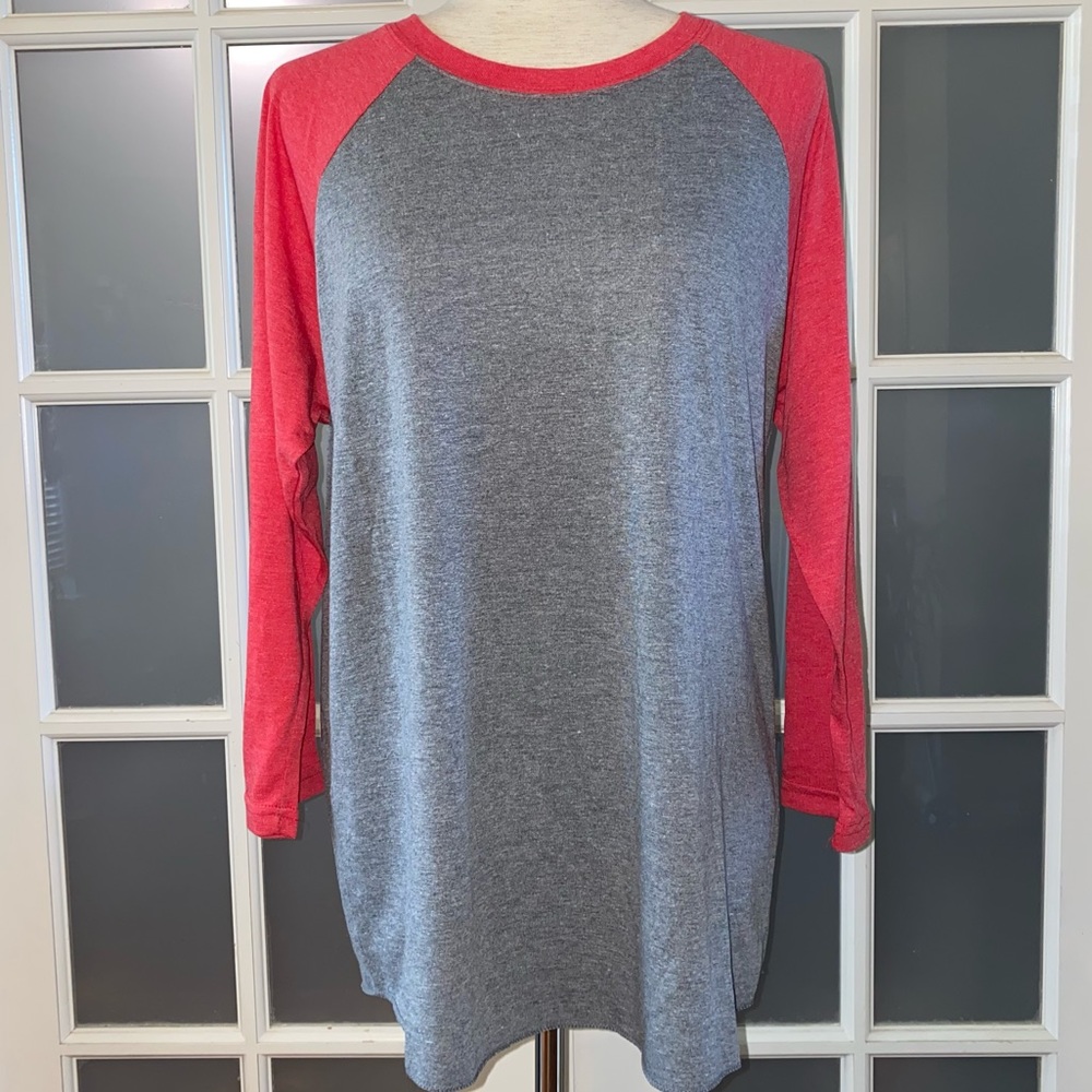 NWOT Woman’s size Medium Red and Heather Gray Raglan Long Sleeve T-shirt